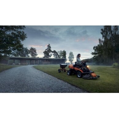 HUSQVARNA R 216T AWD 2